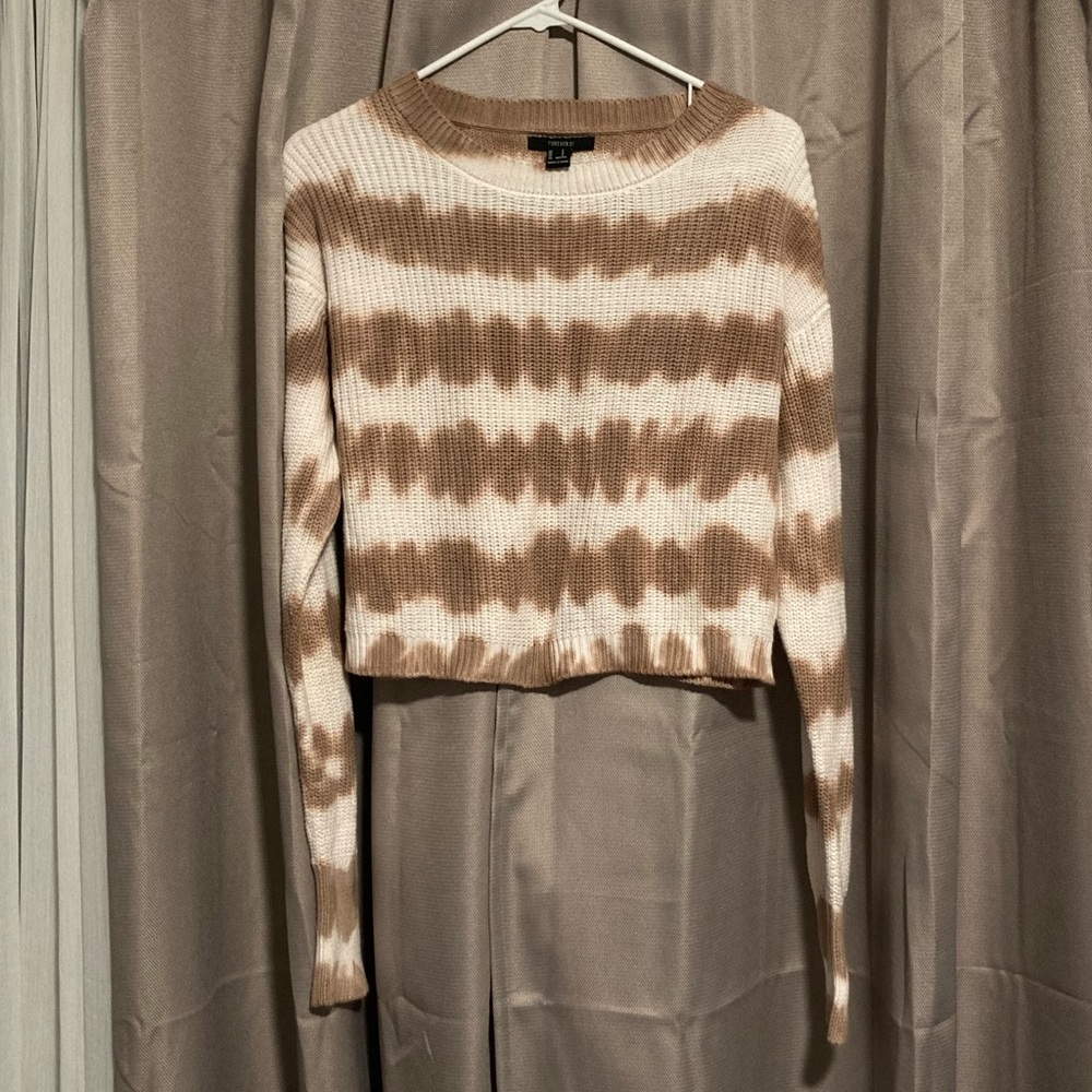 forever 21 tan and white cropped longsleeve
